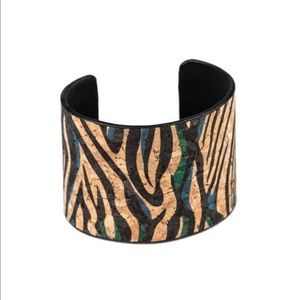 3/$30 ⭐️JUST ARRIVED⭐️ Multicolor Zebra Print Cuff